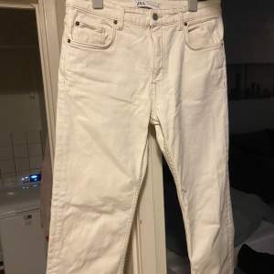 Zara jeans som inte används länge då jag vuxit ur dem. W32 L33