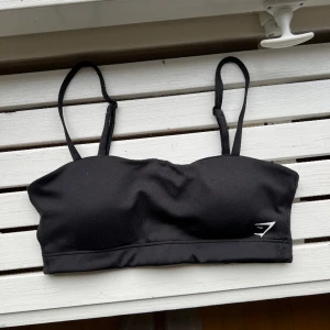 Gymshark bandeu bh - Prövad men tyvärr är den liten för mig, nyskick!! ☺️✨