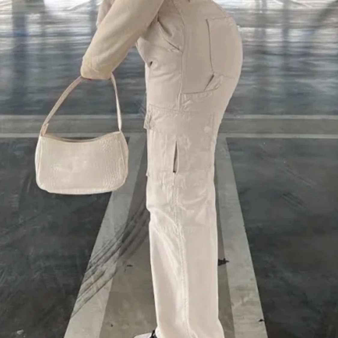 beige cargo byxor  dam