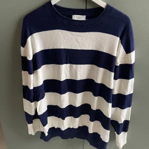 Oversized randig tröja  - Oversized tröja, tunt material, använd 1 gång 🩷