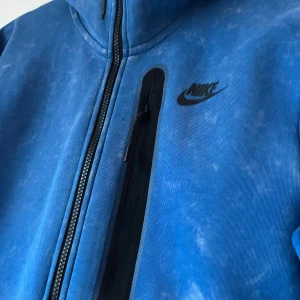LIMITED NIKE TECH FLEECE - Knappt använd tröja sick 9/10 köpt för över 1000 kr åtminstone. Säljer varan då det ej kommer till användning.
