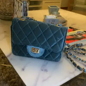 Liten handväska mörkblå
