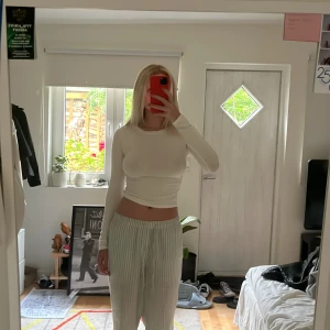 vit långärmad tröja - använd 1 gång!