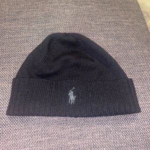 Ralph lauren mössa - Säljer min mössa då jag ibte använder den. Bra skick