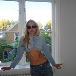 DENIM BOLERO JACKA - Sjukt cool kort vintage jeansjacka / bolero❤️‍🔥  Storlek XS Fint skick! 