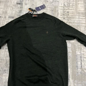 Stickad morris tröja - Säljer min stickade morris tröja, har använt den 3-4 gånger, helt i ny skick och sitter perfekt