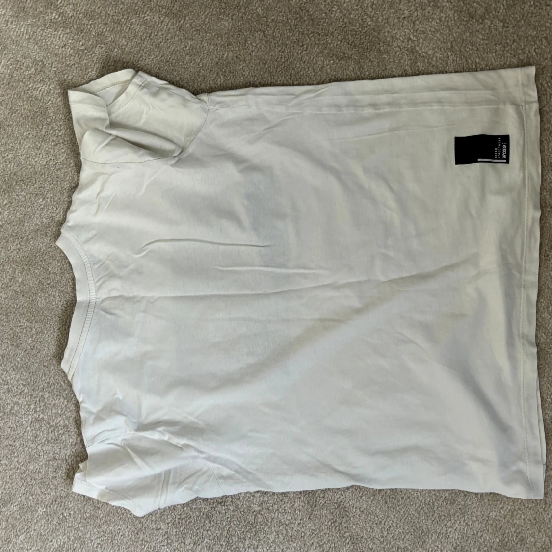 White T-shirt - 90