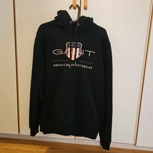 Gant hoodie - Använd 1 gång, nyskick. 
