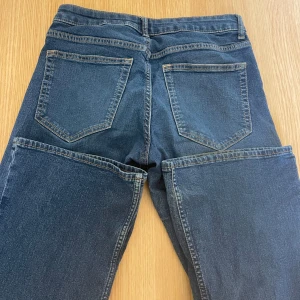 Low waist bootcut - Jeans från hm! Low waist bootcut! Storlek 36! Fint skick inga slitningar!💕 pris 100kr💕