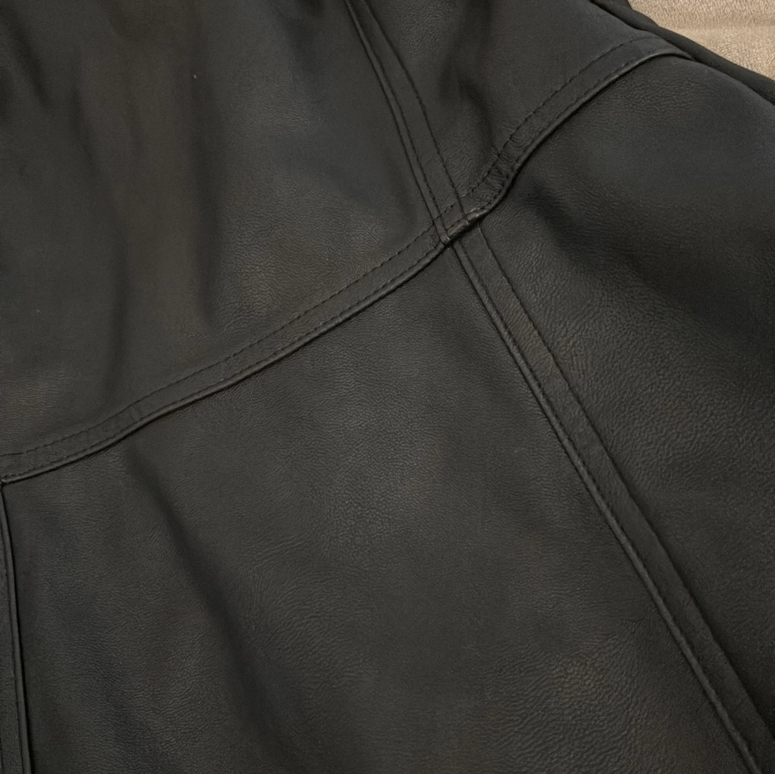 Bodycon klänning i fakeläder - 92