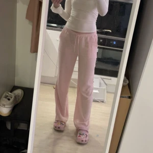 Linnebyxor  - linnebyxor från nelly inga defekter däljer då ja har för många nypris 399