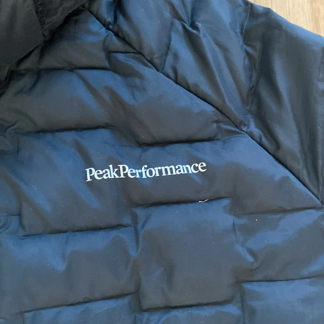 Svart peak performance jacka  - 90