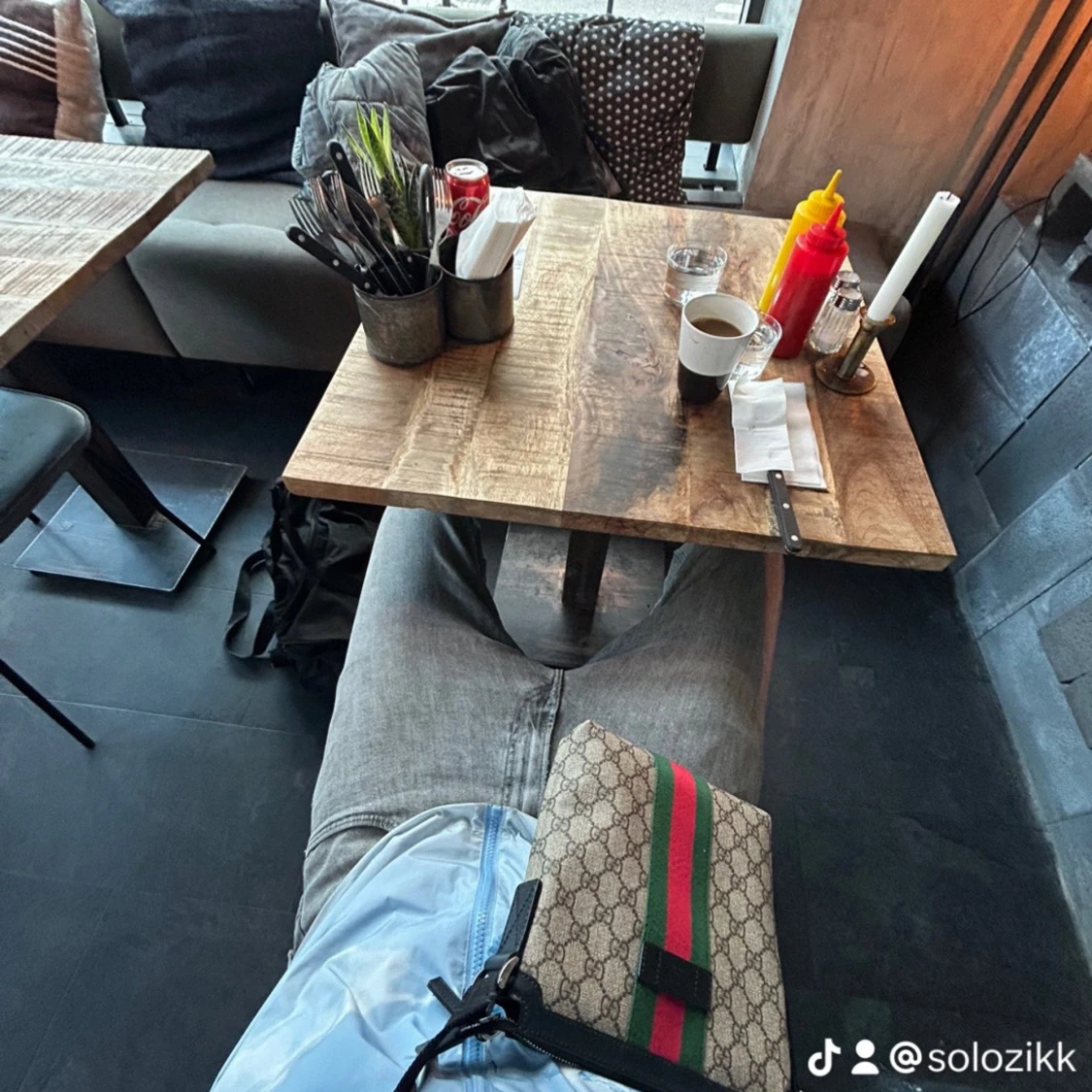 Gucci Messenger Bag - 90