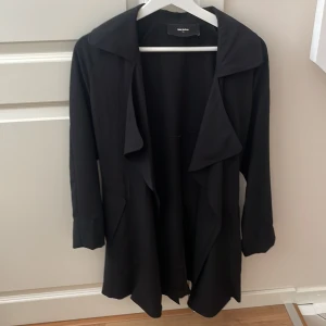 Jacka/kofta - Säljer då den inte kommer till användning. 