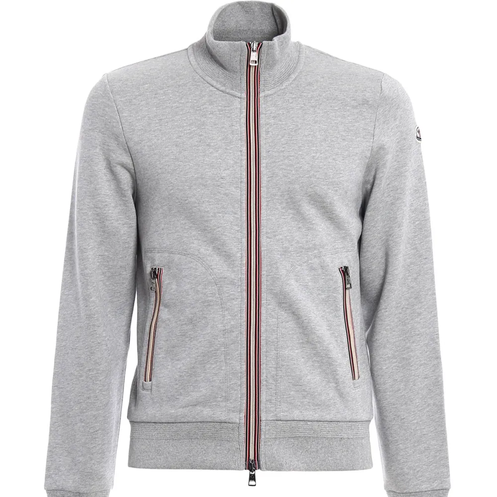 Moncler maglia zip bra skick på den 9/10 size: L  Reatail: 5500 kr Price: 1800 kr . Hoodies.