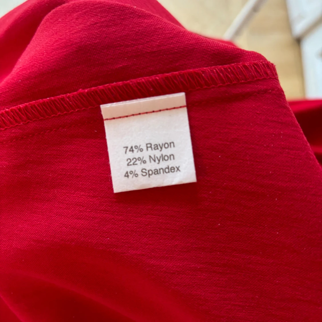 Röd klänning, Stop Staring! - 92