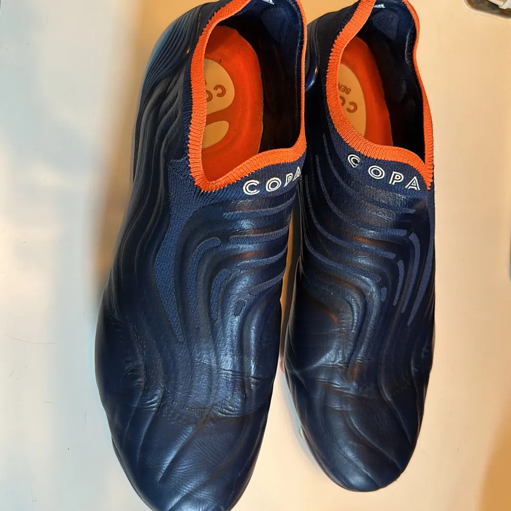 Copa Sense+ använda endast några gånger, inga fel på skorna men säljer dem för att de var för stora för mig. Nypris 2800. Skor.