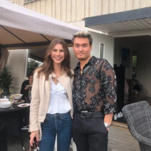 Blåa raka jeans - Brås raka jeans mid-Rise från Crocker 