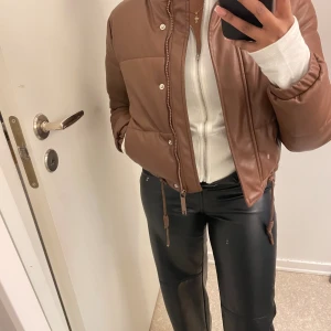 Skinn jacka  - Skinn jacka från New Yorker aldrig använd 