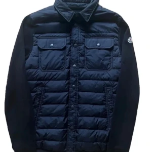 Moncler cardigan  - Size L Nypris 10000kr
