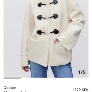 Säljer min jacka från MQ, i nyskick! Den är i storlek Xs men passa även S. Köpt i deras butik i sundsvall november 23. Säljer då den inte kommer till användning. Köpt för 1299 säljer för 800+frakt. Skriv för fler bilder! 💕