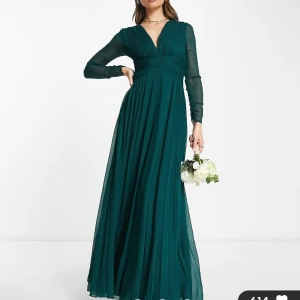 Balklänning - Nyskick, aldrig använd! Nypris 1 300kr