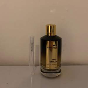 Mancera Aoud Vanille är en unisex parfym med doft av len och smakfull vanilj samt inslag av oud. 5 ml sample.