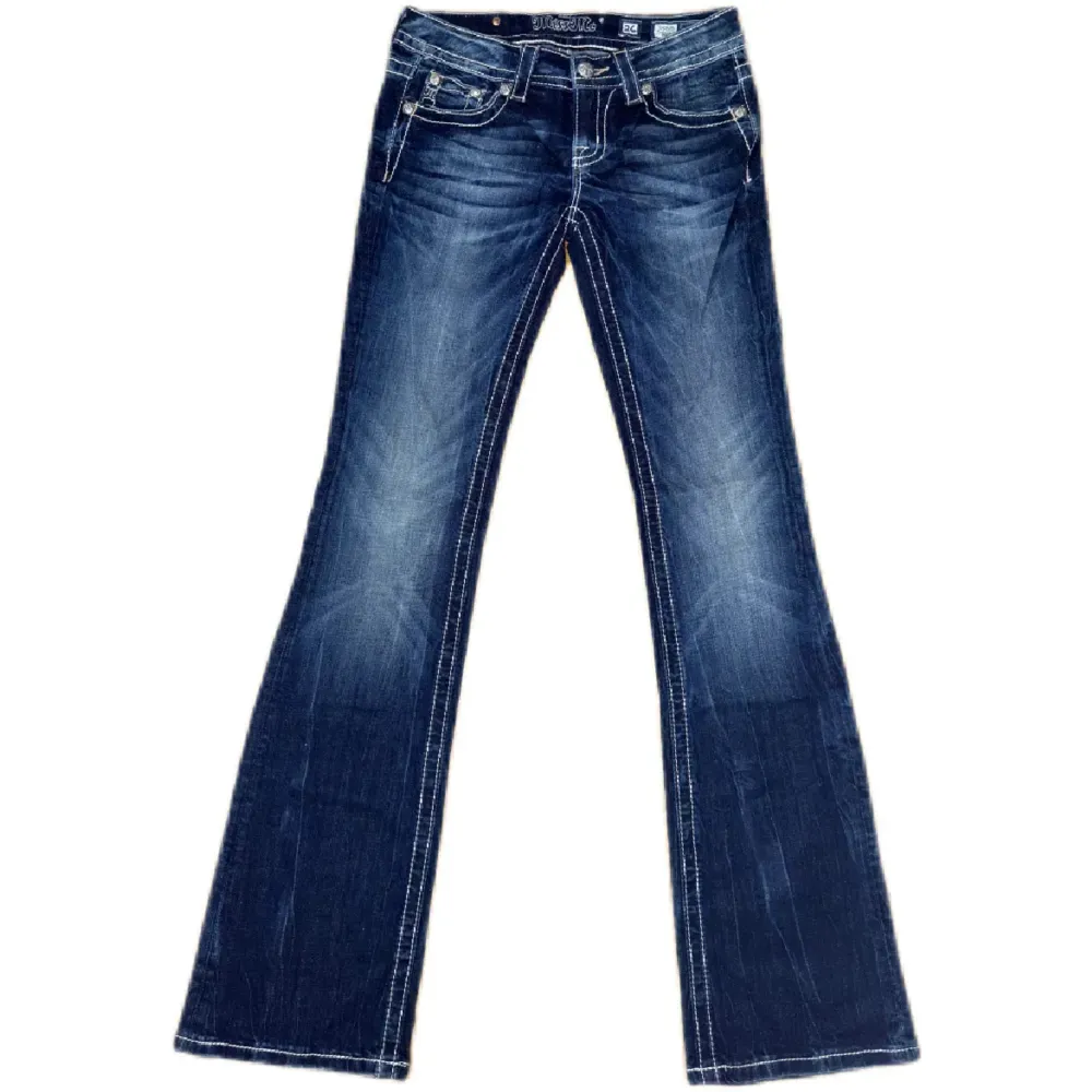 miss me ”JP5918B/boot”. midjemått rakt över 38-39cm, ytterbenet 106cm och innerbenet 85cm. Helt oanvända, säljer pga fel storlek. Jeans & Byxor.