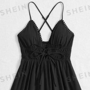Jättefin svart klänning i storlek xs, säljer då den är för liten och har fler bilder på den!