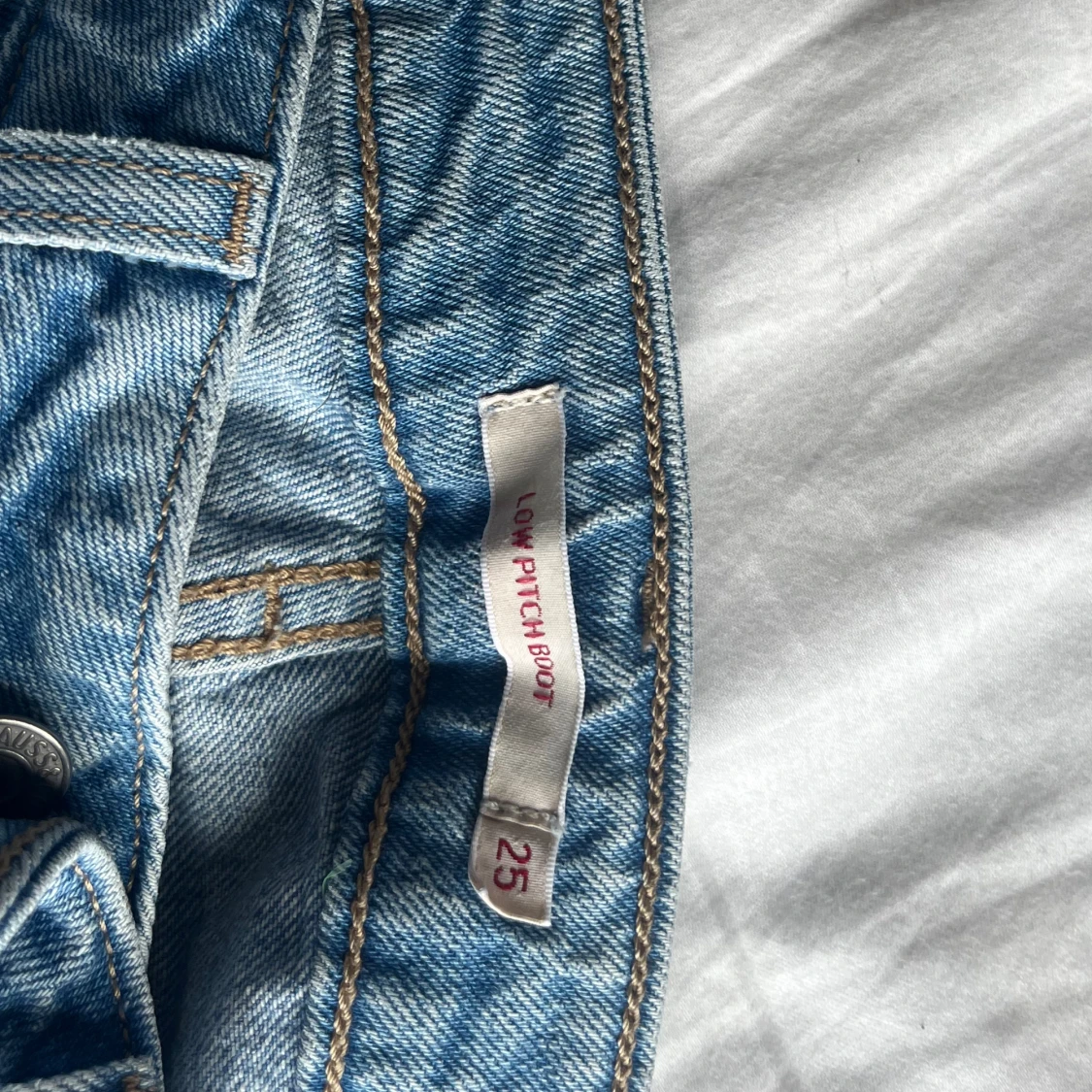 Levi’s jeans  - 92