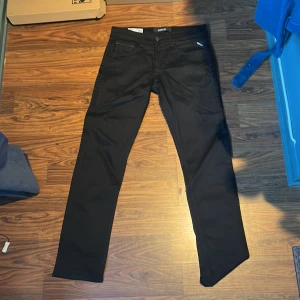 Replay Jeans  - Säljer nu dessa feta replay jeans 