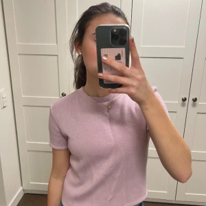 Zara topp - Säljer denna rosa stickade topp från zara, storlek S💖