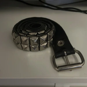 Välte - Feet y2k skate bälte men har inte använt de på ett tag då ja inte skate längre