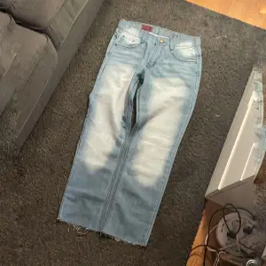 jätte unika och coola jeans med sjuk fade och double back pockets