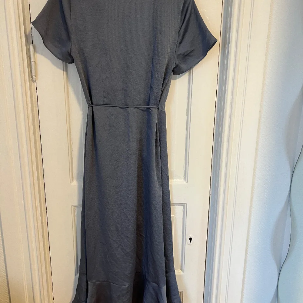 Fin klänning från Neo Noir. Sparsamt använd och i mycket fint skick. Nypris ca 900 kr . Klänningar.
