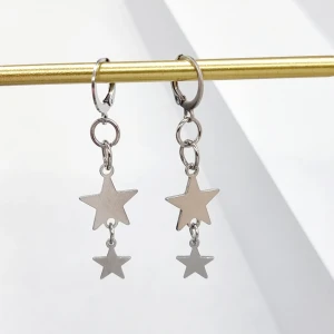 Handgjorda örhängen  - Handgjorda örhängen●Följ :@ekjewelryofficial🤲 ● 💎Material- 100% rostfritt stål ●Örhängeskrokar -rostfritt stål. Nickel fri. Längd -5cm Vattentåliga, ändrar inte färgen! 