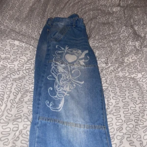 Lågmidajde baggy jeans - Köpte dessa supersnygga jeans på plick men var tyvärr för små på mig. 