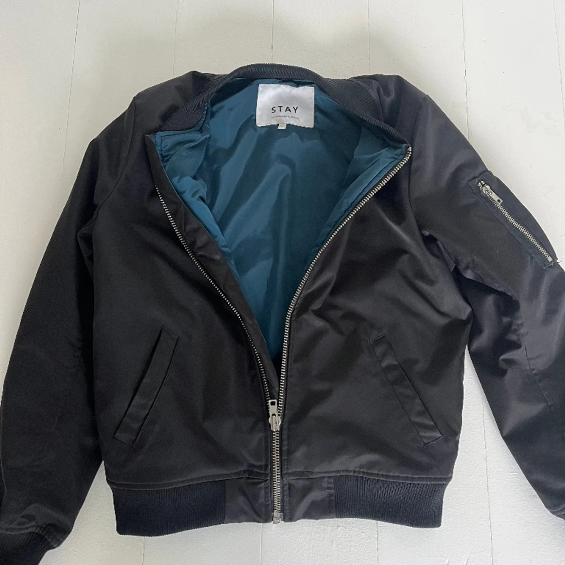Bomberjacka från Stay, svart, strl S - 91
