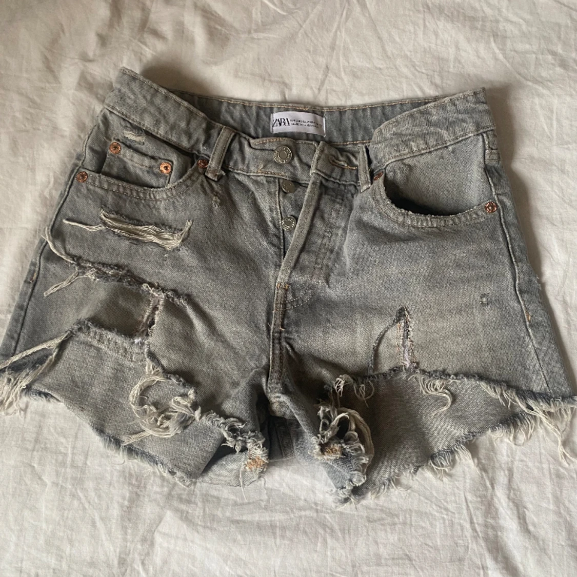 Grå shorts från ZARA ⭐️