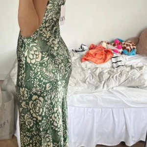 Zara klänning  - Så snygg klänning från zara