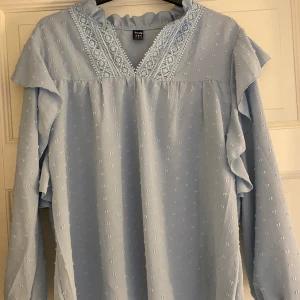 Blus  - Blus från Shein  Storlek 38💗