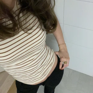 Topp - Jättefin randig topp från zara🤩 Är nästan aldrig använd så i nytt skick!