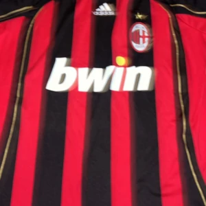 Ac milan svart och vitt long sleeve jersey  - Helt ny och o använd 