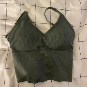 Sport topp - Sport topp med öppen rygg, aldrig använd! 