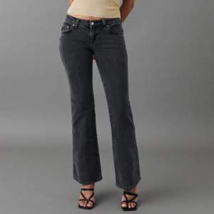 Säljer mina Gina jeans pågrund av att de inte kommer till användning. De är i fint skick! köpare står för frakten