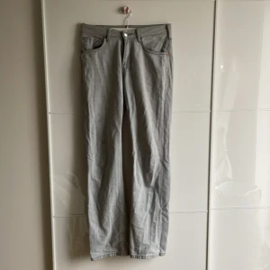 Jeans JP Low waist 26-32 - Ljus grå jeans low waist 26/32