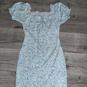 Sommarklänning  - Blå färg storlek M