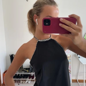Halter topp - Super fin halter top med glitter detaljer💕