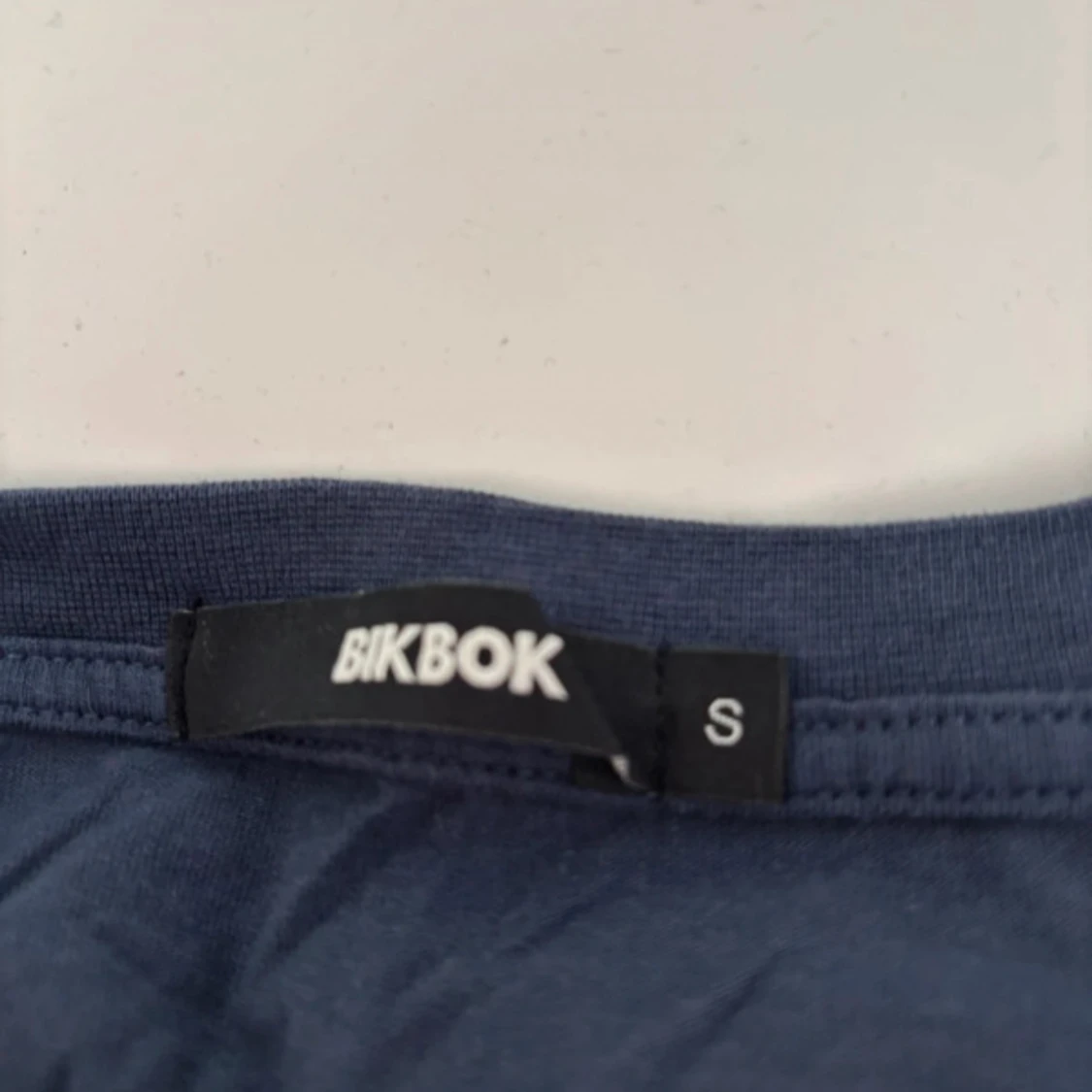 T-shirt från Bikbok  - 2