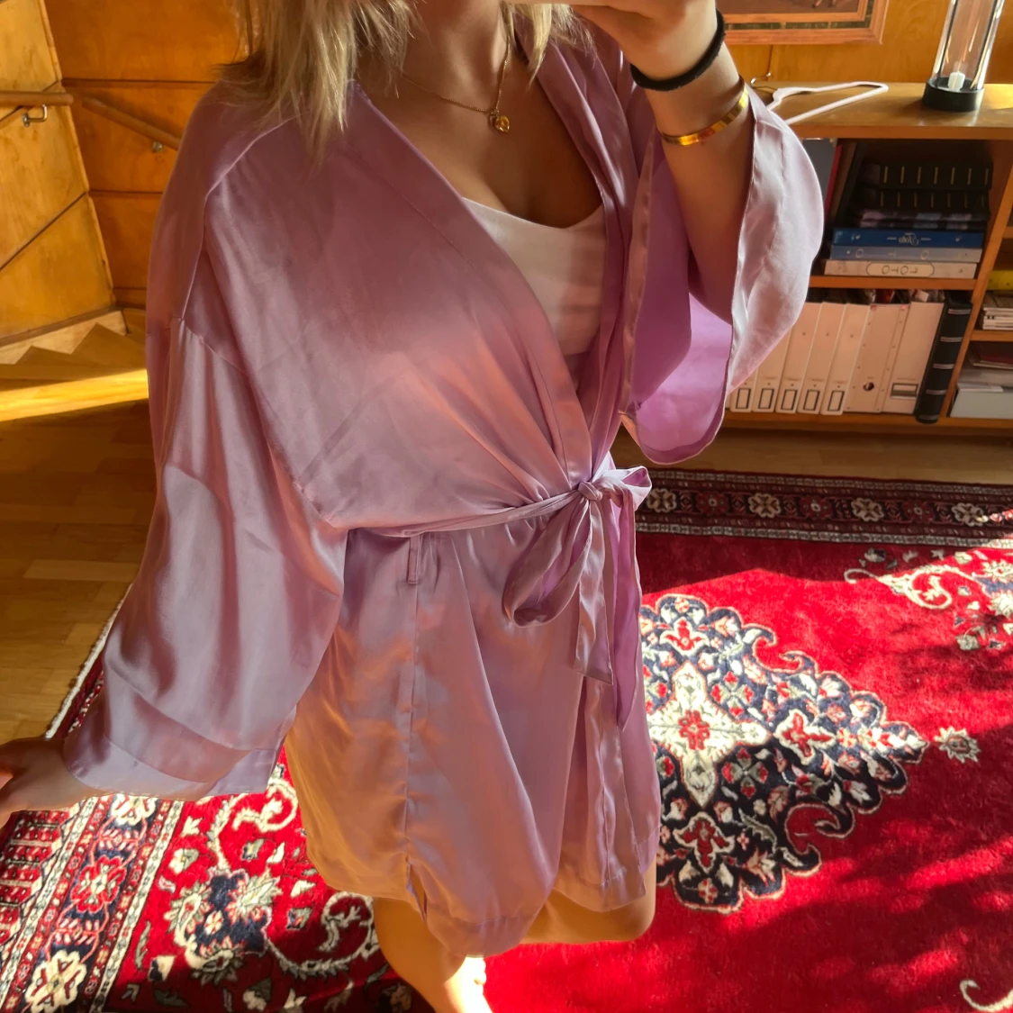 Ljuslila satin morgonrock  - 1